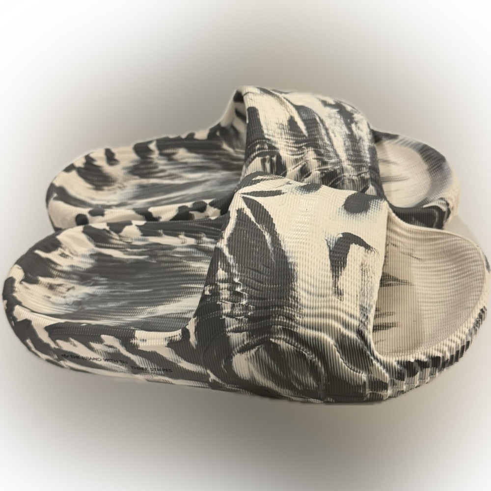 Adidas adilette sport slide- Men size 5 (women 7)